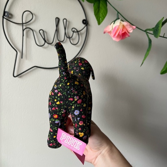 VS PINK Dog - Picture 6 of 9